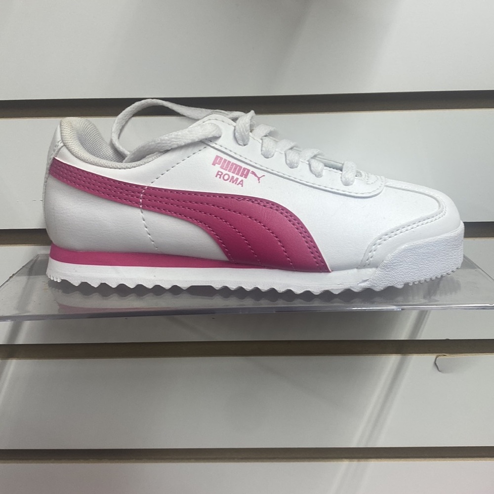 Kids size 1 Puma sneaker